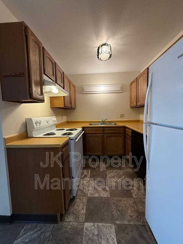 401 50th St S #10 - Photo 4 of 14