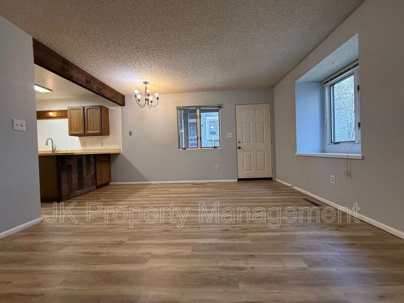 401 50th St S #8 - Photo 7 of 13