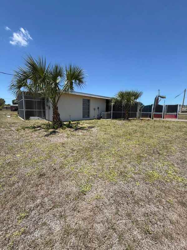 13880 Tamiami Trl - Photo 3 of 36