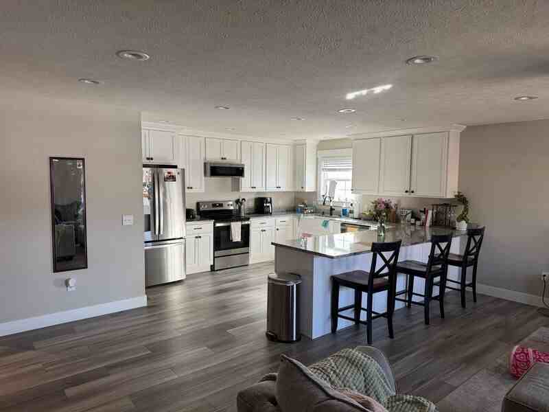 1120 N Clay Ave - Photo 3 of 6