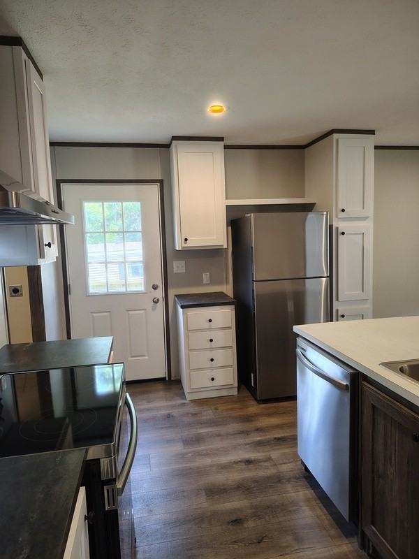 46 Poole Cir - Photo 3 of 10