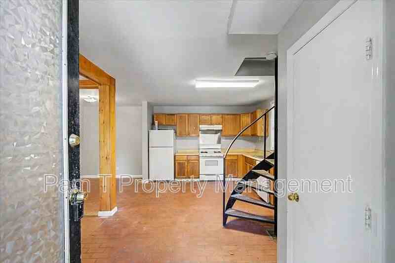 2619 - Photo 3 of 23