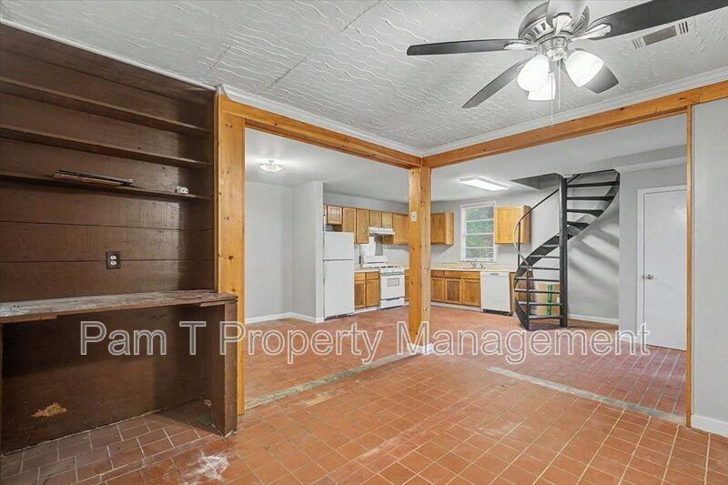 2619 - Photo 7 of 23