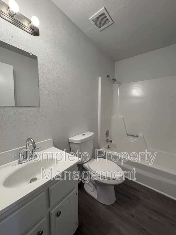 1425 Hibernian St - Photo 3 of 10