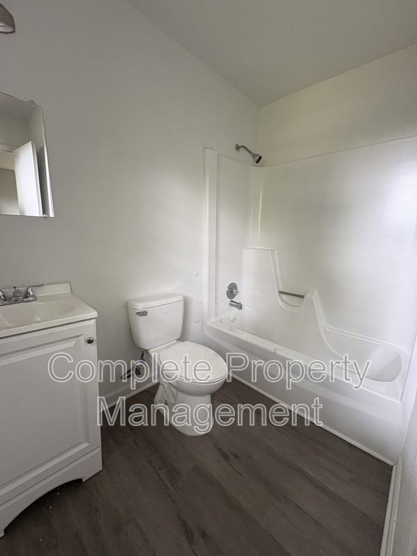 1425 Hibernian St - Photo 4 of 10