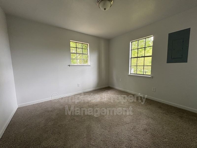 1425 Hibernian St - Photo 5 of 10