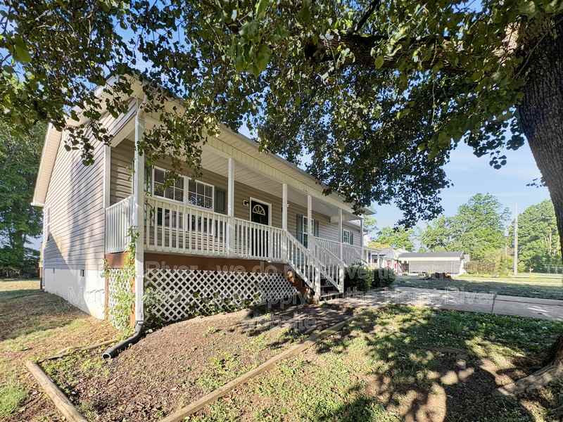 235 Snead Rd - Photo 2 of 27