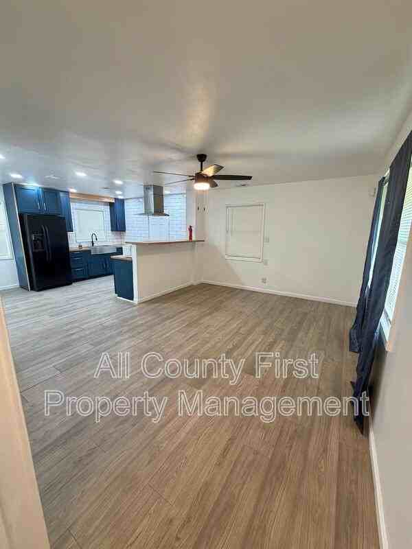 1623 Sherrill Dr - Photo 2 of 9