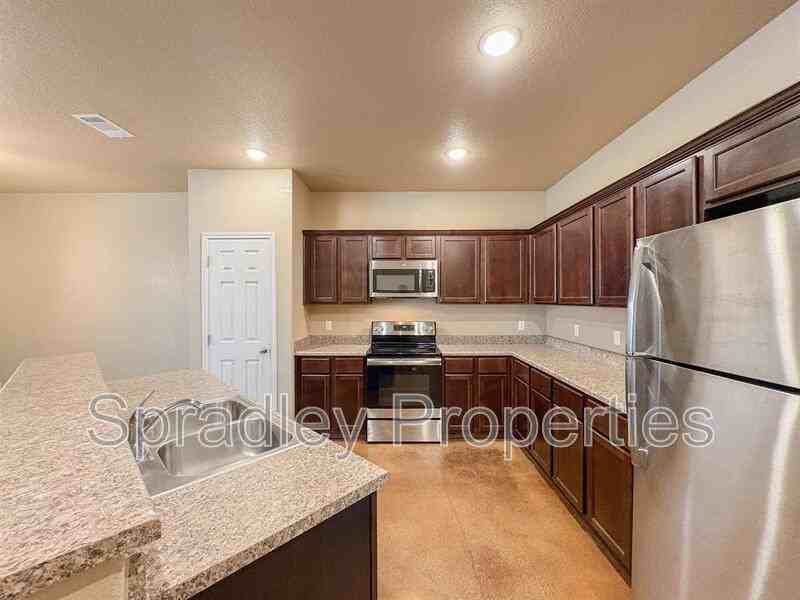 829 Laila Ln - Photo 5 of 12