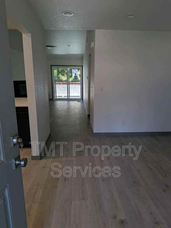 7330 Stratford Pl #706 - Photo 3 of 17