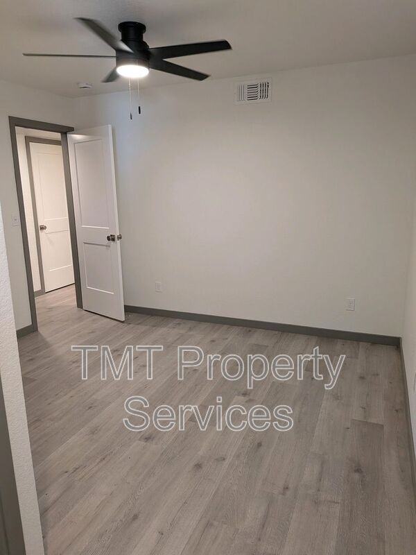 7330 Stratford Pl #706 - Photo 7 of 17
