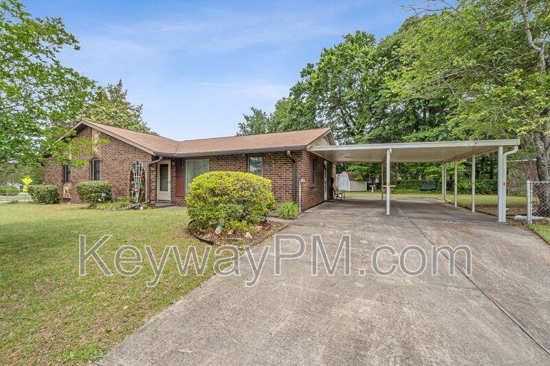 4537 Shawnee Dr - Photo 3 of 21