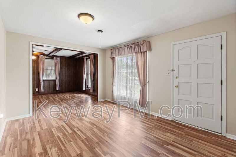 4537 Shawnee Dr - Photo 4 of 21