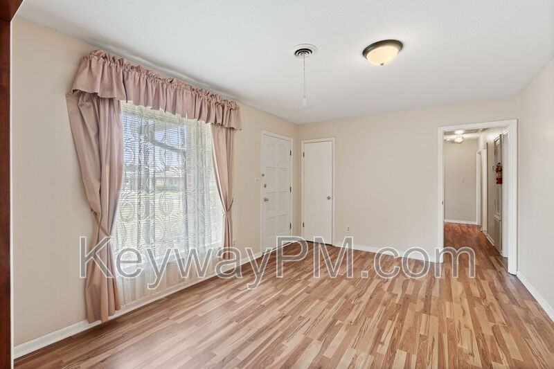 4537 Shawnee Dr - Photo 5 of 21