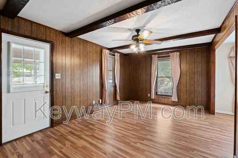 4537 Shawnee Dr - Photo 6 of 21