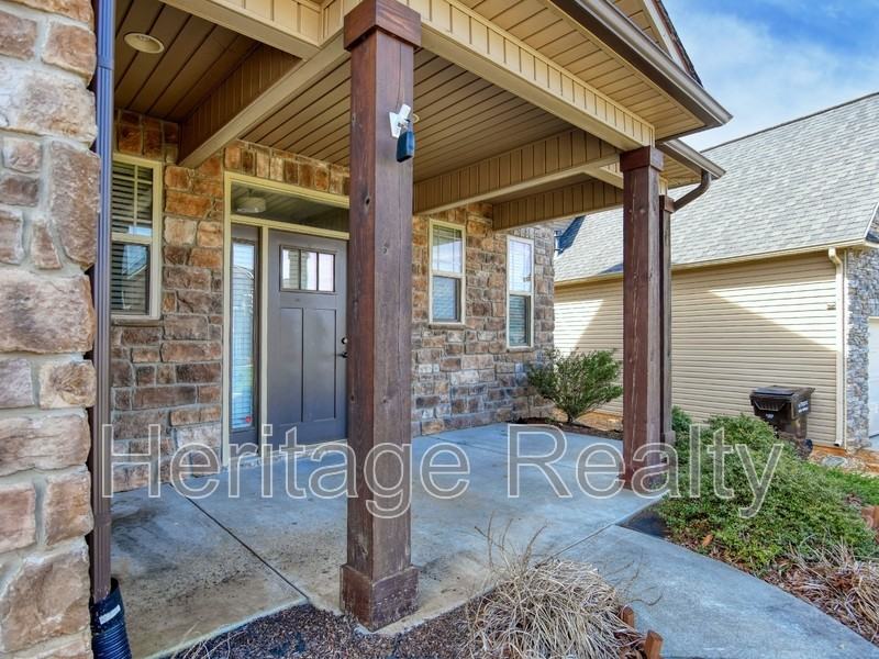 2647 Brooke Willow Blvd - Photo 4 of 35