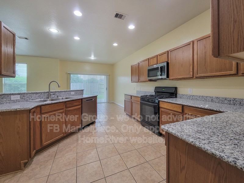 11034 Dellrose Crossing Dr - Photo 3 of 19