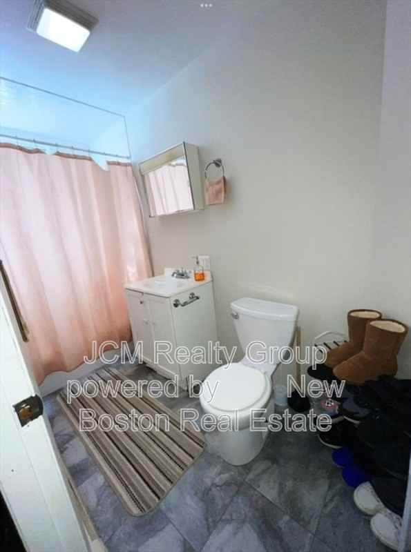 5 Irwin St - Photo 4 of 7