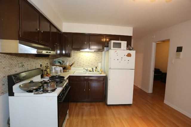 1473 W Erie St #2F - Photo 2 of 16