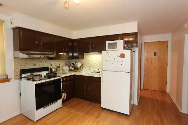 1473 W Erie St #2F - Photo 3 of 16