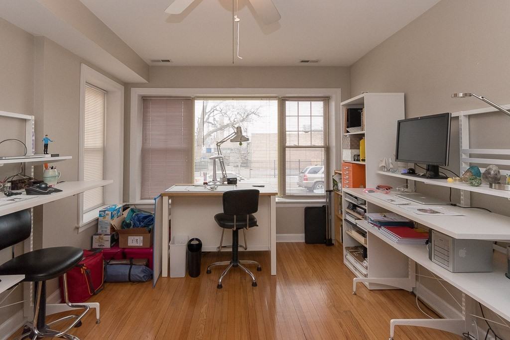 5210 N Sawyer Ave #1 - Photo 2 of 20