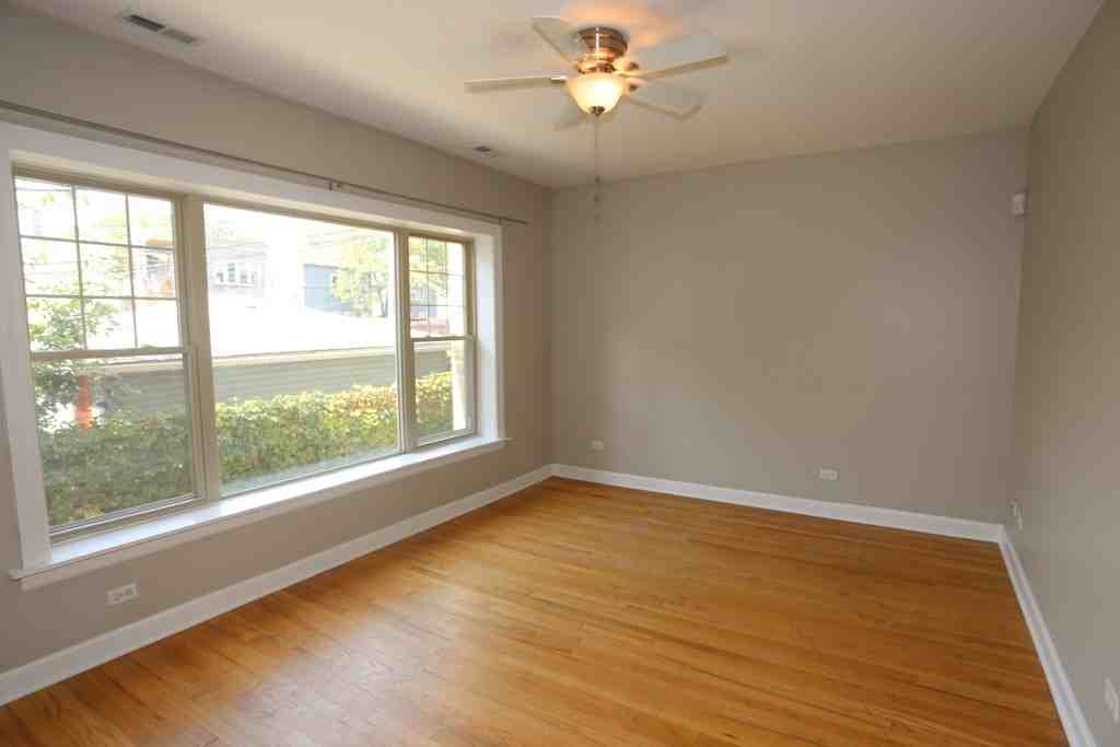 5208 5208 N. Sawyer #1 - Photo 5 of 20