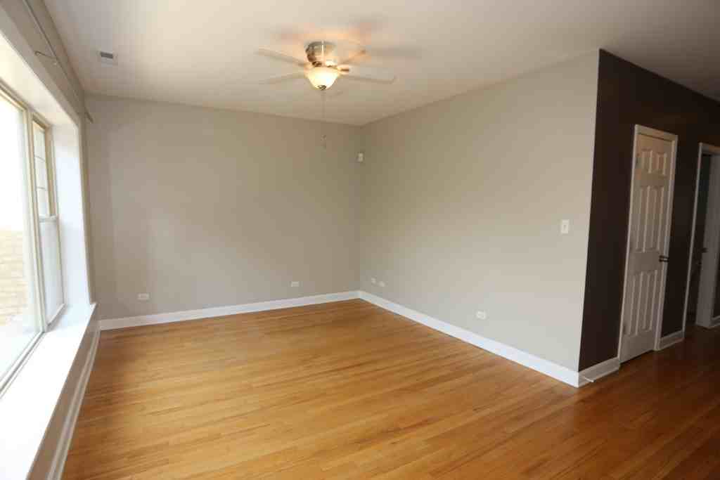 5208 5208 N. Sawyer #1 - Photo 7 of 20