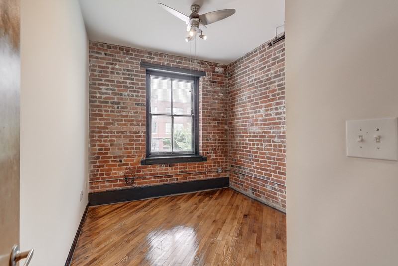 1318 W Broad St #202 - Photo 4 of 32