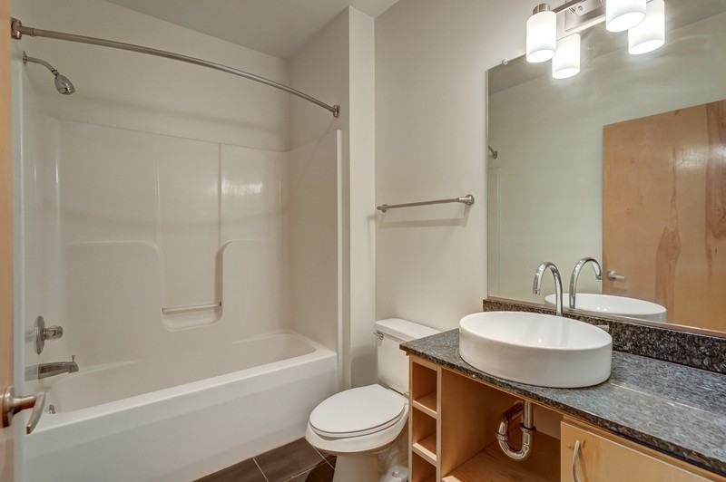 1318 W Broad St #202 - Photo 6 of 32