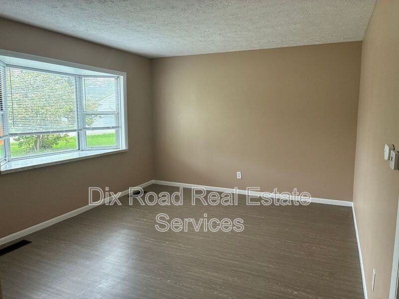 5030 Quincy Way - Photo 4 of 19