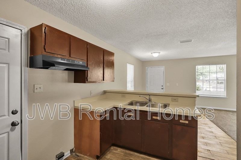 1319 Woods St - Photo 2 of 22