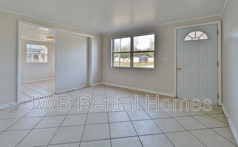 5913 Tampico Rd - Photo 6 of 13