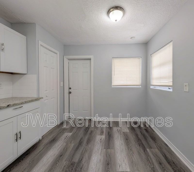 5605 Alta St - Photo 4 of 15