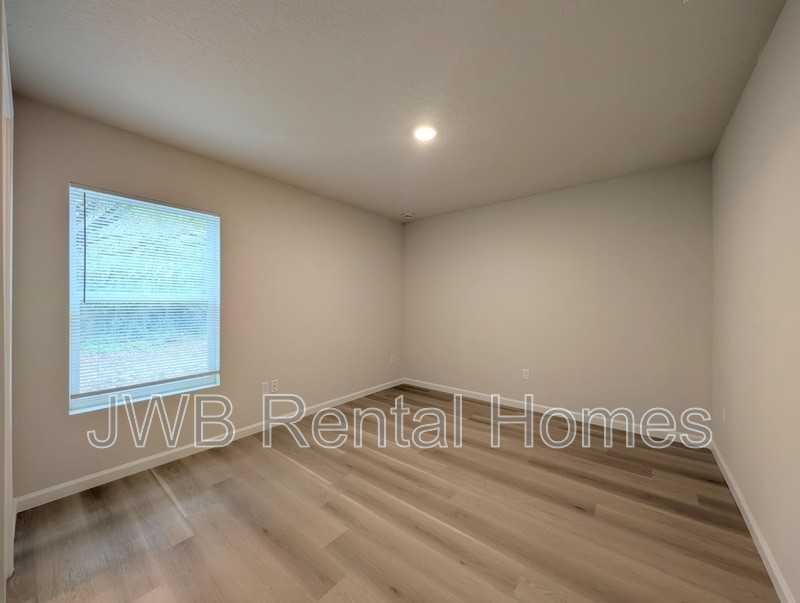 609 E 30th St - Photo 7 of 15
