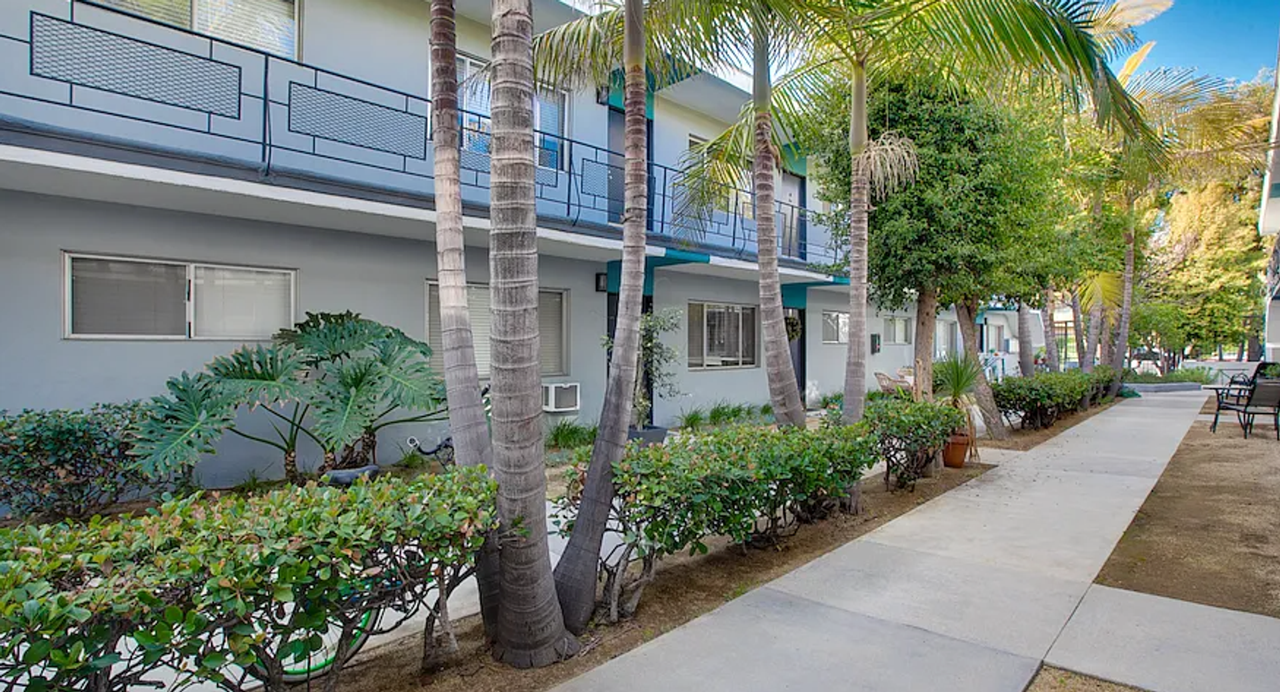 2727 Abbot Kinney Apartments, Venice CA - Photo 4 of 10