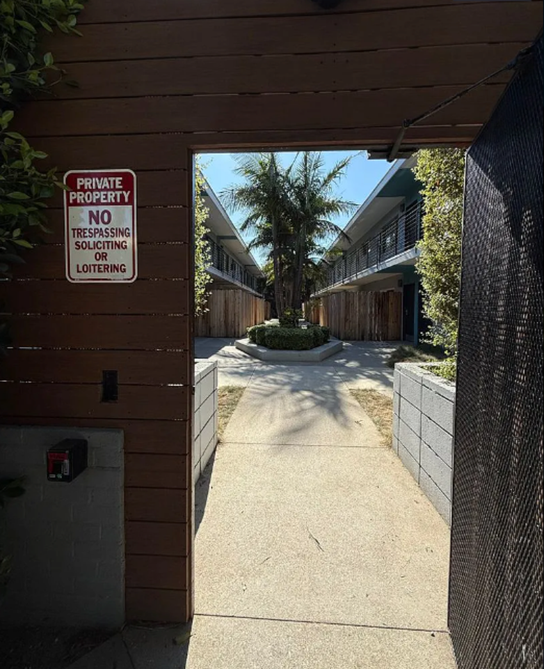 2727 Abbot Kinney Apartments, Venice CA - Photo 6 of 10