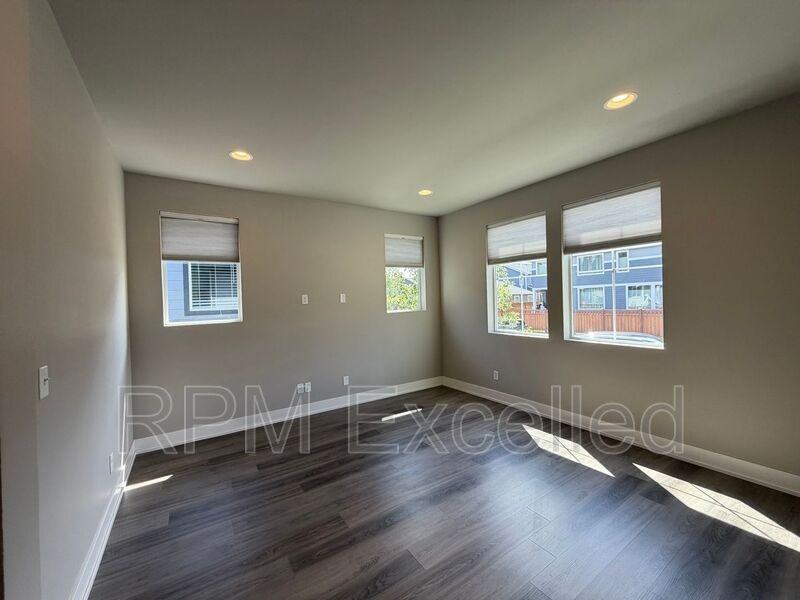 13133 188th Ave E - Photo 4 of 26