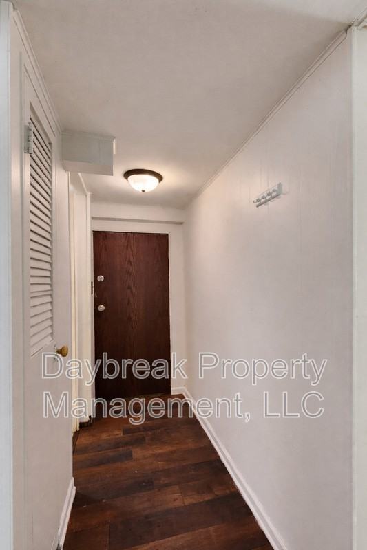 1121 2nd Ave S - Photo 7 of 11