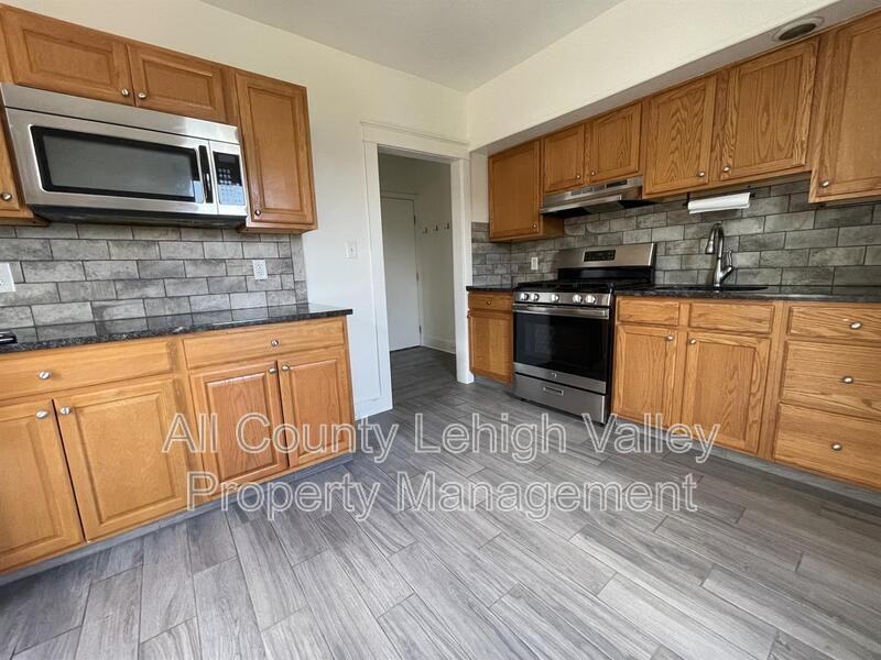 410 4th Ave - Photo 3 of 12