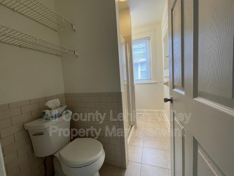 410 4th Ave - Photo 7 of 12