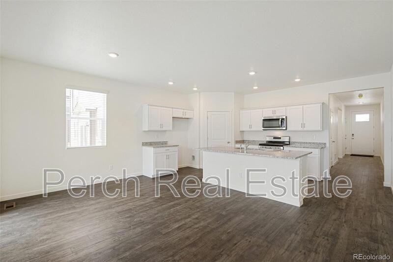 9892 Cathay St - Photo 2 of 24