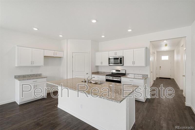 9892 Cathay St - Photo 3 of 24