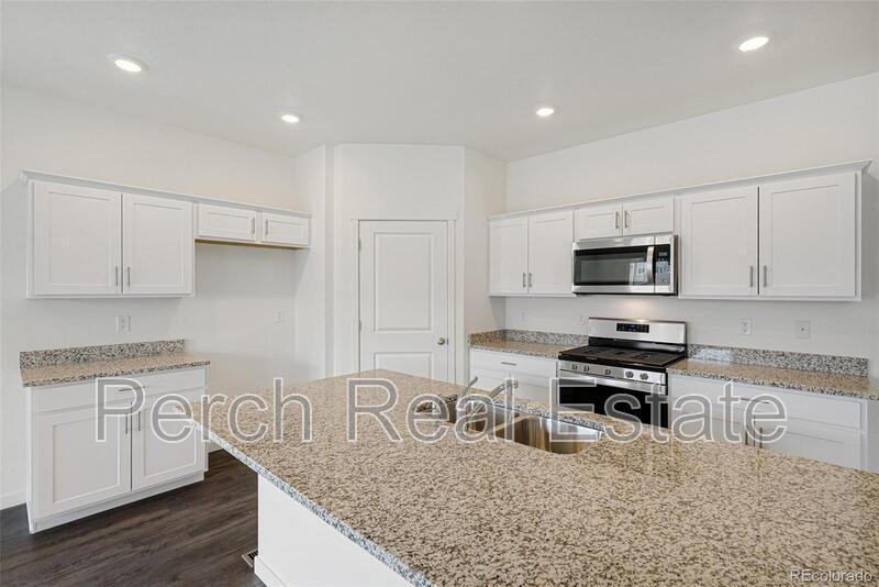 9892 Cathay St - Photo 5 of 24