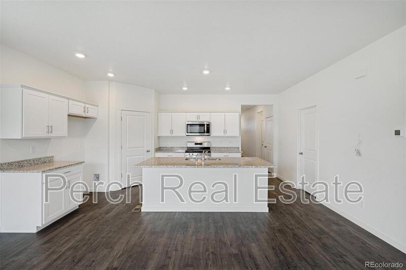 9892 Cathay St - Photo 6 of 24