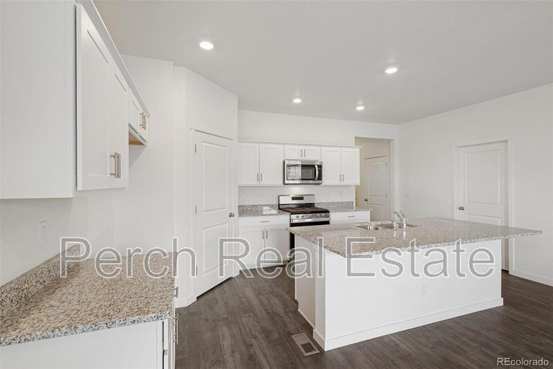 9892 Cathay St - Photo 7 of 24