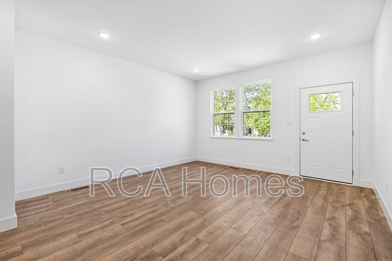 2739 Guilford Ave - Photo 5 of 11