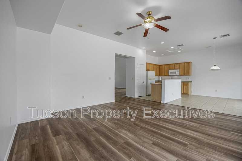 7585 E Picket Fence Ln - Photo 6 of 27