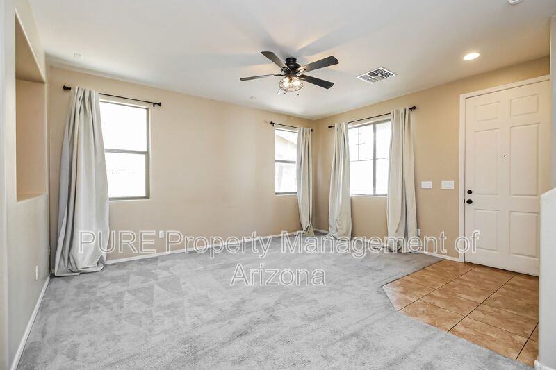 72 E Catclaw St - Photo 3 of 33