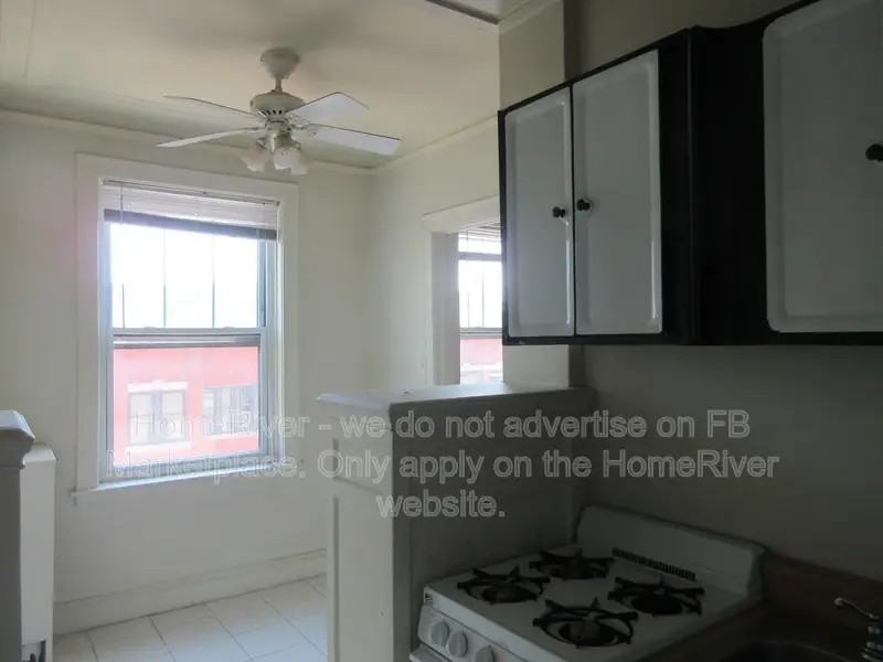 3602 N Pine Grove Ave #4C - Photo 4 of 15