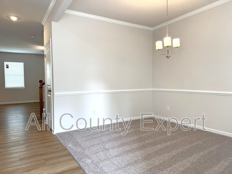 273 Bloomfield Cir - Photo 5 of 31